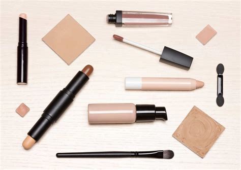 The 10 commandments for beautiful makeup at every age - Beauty Harbour