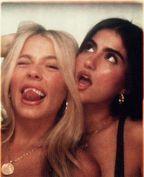 Pin By 𝗍 𝑔𝗂𝗋𝗅 On © 𝖱𝖤𝖣 𝗦𝗧𝗥𝗜𝗡𝗚 𝖮𝖥 𝖥𝖠𝖳𝖤 Blonde And Brunette Best Friends Friend Photoshoot