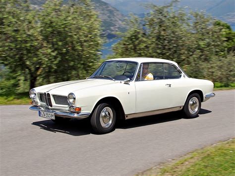 Сравнение BMW 3200 и Lamborghini Huracán Tecnica по характеристикам ...