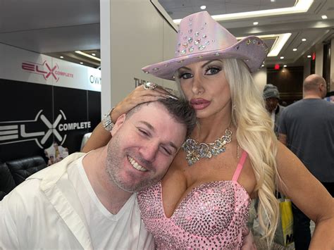 The Huge Boob Hound On Twitter A Legend Through And Through Such A Pleasure Meeting DJBritStar