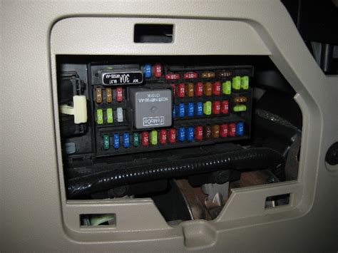 Ford Escape Electrical Fuse Replacement Guide 006