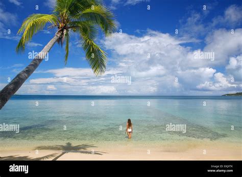 Jeune Femme En Bikini Banque De Photographies Et Dimages Haute R Solution Alamy