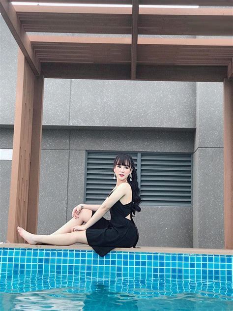 Hot girl hot boy Ly Kute đưa con trai dạo chơi Sài thành sao