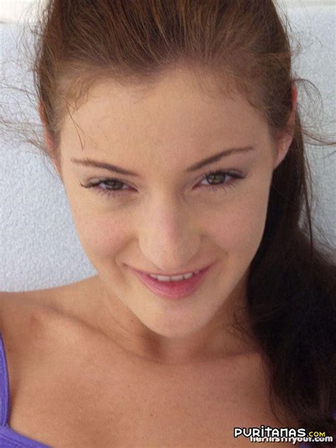 Nadadora Se Relaja Con Su Dildo Puritanas