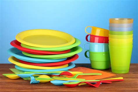 Bu ölkədə birdəfəlik plastik əşyaların istifadəsi qadağan ediləcək ...