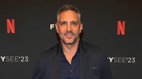 Mauricio Umanskys New Girlfriend: Who Is Nikita Khan?