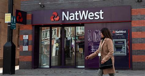 NatWest bank app down with thousands locked out of accounts and unable ...