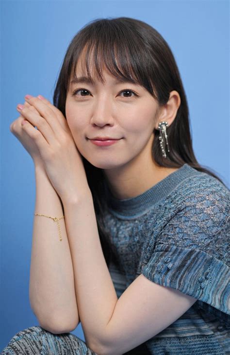 「戦争から目を背けないで」吉岡里帆さんが軍国少女役に込めた思い 写真特集34 毎日新聞