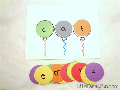 Little Family Fun: Spelling Balloon Game