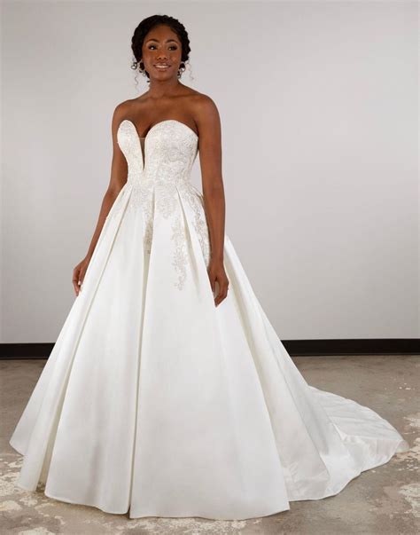 Sweetheart Strapless Ball Gown Wedding Dresses