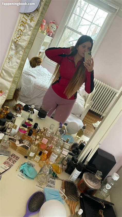 Elizabeth M Elizabethkm Nude OnlyFans Leaks Fappening Page