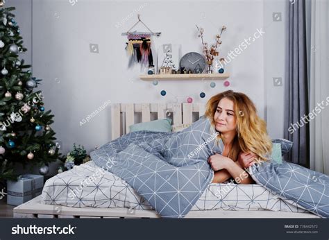 Sexy Naked Blonde Model On Bed Stock Photo 778442572 Shutterstock