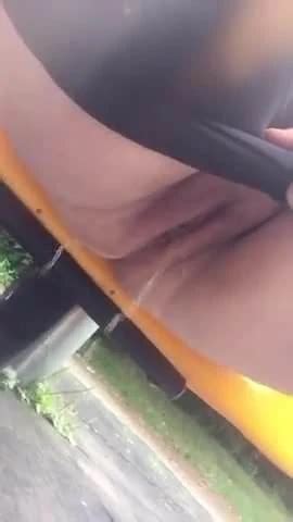 Mi Amiga Orinando En El Parque Funny Funny Porn Xhamster