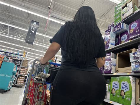 Huge Juicy Latina Bbl Spandex Leggings Yoga Pants Forum