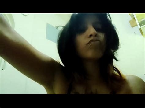 Latina Moviendo Su Culo XVIDEOS