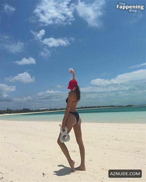 Kendall Jenner Flaunts Her Sexy Beach Bod In A Tiny Bikini Aznude