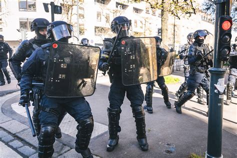 Manifestations du 1er Mai Beauvau déplore 406 policiers et gendarmes