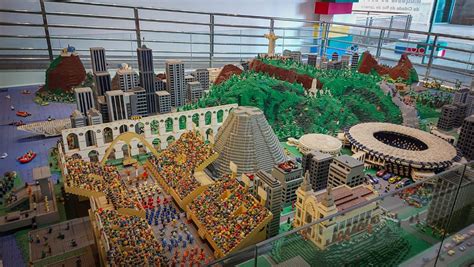 Maquete de LEGO é exposição permanente na Cidade das Artes