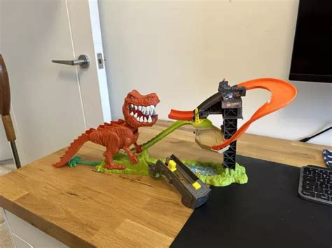 T REX TAKEDOWN Hot Wheels Set Rare 39 95 PicClick UK