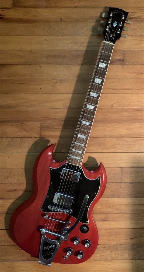 Gibson Sg Standard | Guitar design, Cool electric guitars, Cool guitar