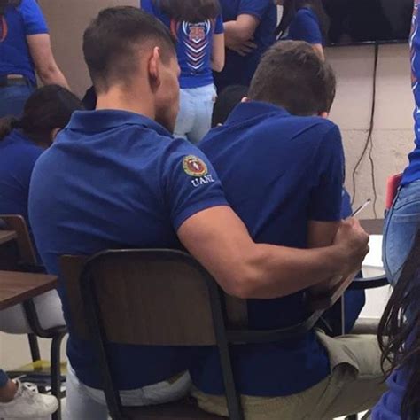 Homossexual only в Instagram Por más compañeros así Parejas adorables Chicos gay