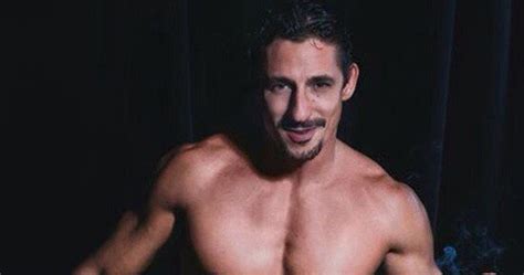 Vaza Nude Do Ator Tuca Andrada Pelado Volume Na Cueca