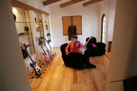 Billy Gibbons 2025: Wife, net worth, tattoos, smoking & body facts - Taddlr