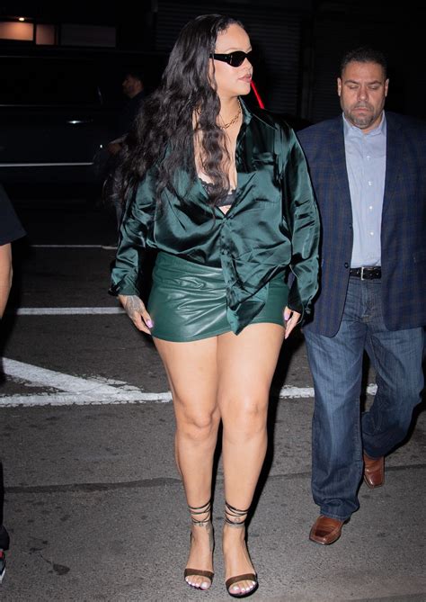 Rihanna Sexy Boobs And Legs Hot Celebs Home