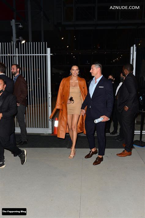 Adriana Lima Sexy Seen Flaunting Her Hot Legs At The Vanity Fair Premiere Party In Los Angeles