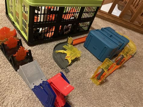 Lot Circuits Hot Wheels Monster Truck Circuit Selon Photo Gebraucht In La Vue Des Alpes F R