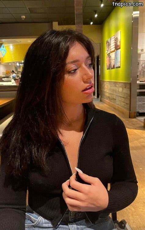 Tabitha Swatosh Nude And Sexy Photos Top Nude Actors