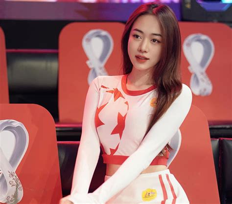 Hot girl Hằng Habi nóng cùng EURO đốt mắt với body siêu nóng bỏng Bongdaplus vn