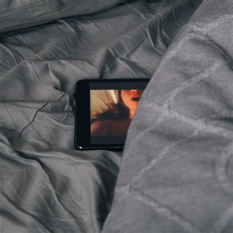 Woman Turned Off When Boyfriend Copies Icky Porn Move News Au Australias Leading News