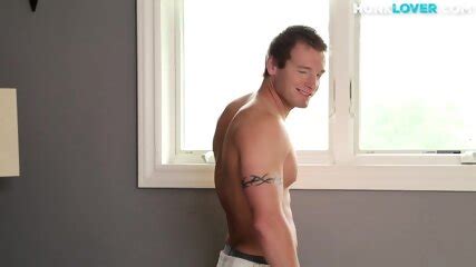 Hunk Amateur Teases Muscles And Masturbates In Solo Action