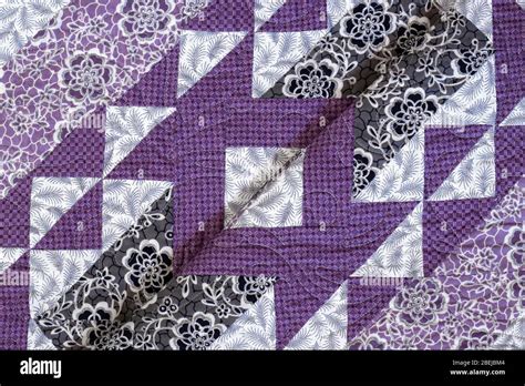 Purple Quilt Hi Res Stock Photography And Images Alamy