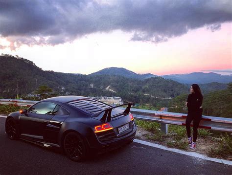 Hot girl 9x xuất hiện bên cạnh một loạt siêu xe xe thể thao đình đám ở Việt Nam là ai