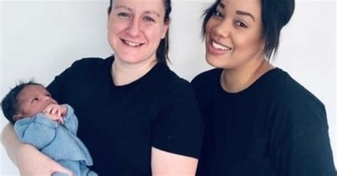 Lesbian Couple First To Carry Baby In Both Their Wombs Using In Vivo Natural Cbs Los Angeles