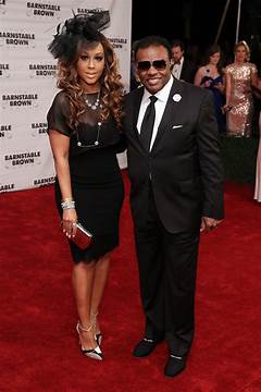 How Old Is Ron Isley Fans React To His Age Defying Looks