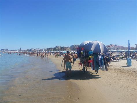 Civitanova Giovane Si Tuffa Dagli Scogli E Batte La Testa Picchio