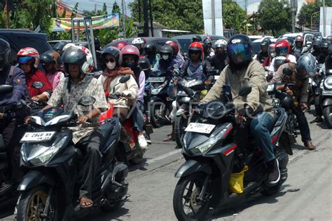 Pemudik Sepeda Motor Mulai Ramai Antara Foto