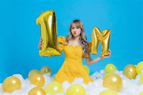 Hot Girl T Ng Vy V M T N M Y N L C Cho Chi C N T V Ng Youtube