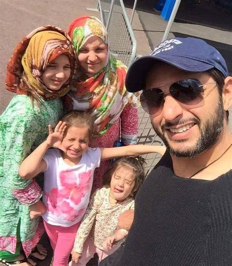 Shahid Afridi Daughters - 25 Adorable Pictures | Reviewit.pk