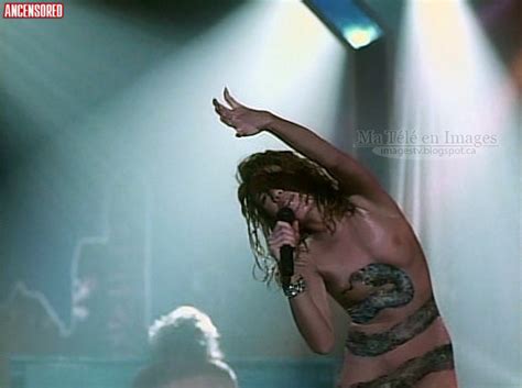 Naked C Line Bonnier In Le Sphinx