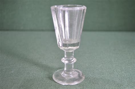 Купить Лафитник граненый, старинная стеклянная рюмка. Стекло, 9 граней ...