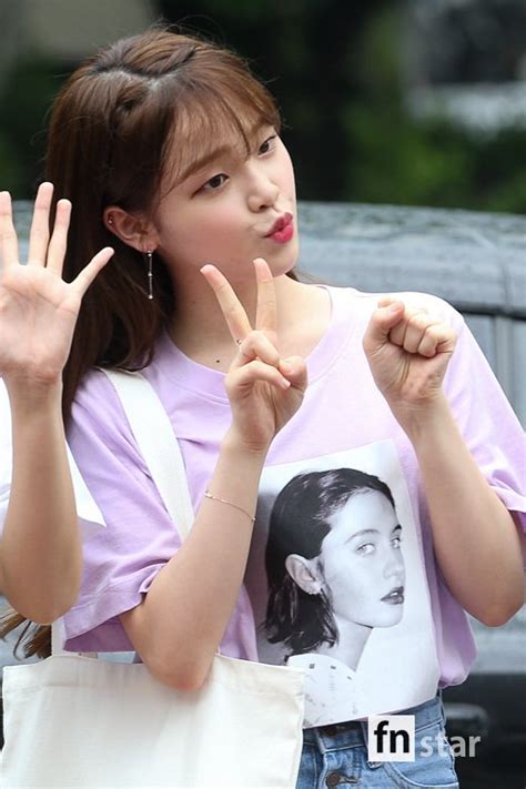 포토 오마이걸 승희 ‘뮤직뱅크 20주년 축하해요 헉스