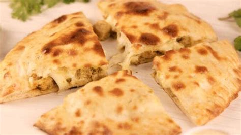 Cheese Aloo Paratha Recipe