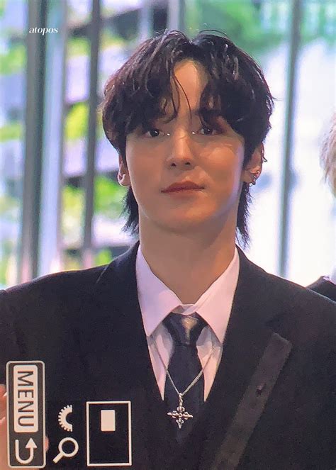 Pin By Tinystay On Yun Ho In You Re Gay Kpop Guys Jeong Yun Ho