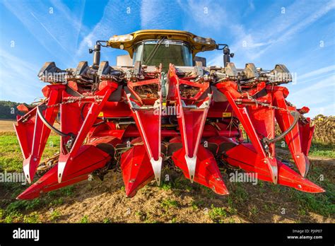 Combine Harvester Corn Head Cutter For Maize And Sunflowers France