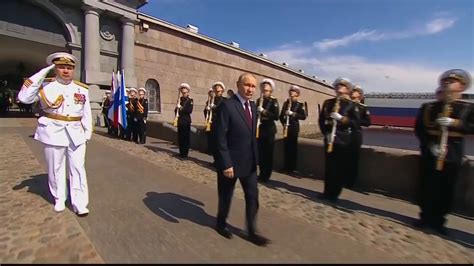 Putin Amenaza A EE UU Durante El Desfile De La Armada Con El Uso De