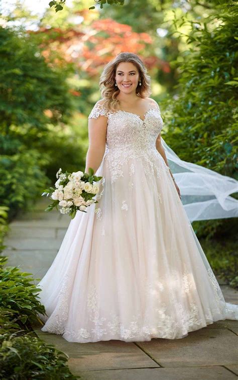 Romantic Plus Size Ballgown With Off The Shoulder Cap Sleeves In 2020 Gorgeous Wedding Dress